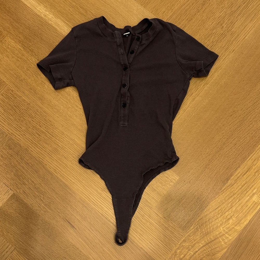 Monrow Gray Short Sleeve Bodysuit